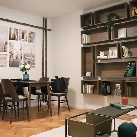 Stylish And Quiet With Balcony Apartment *